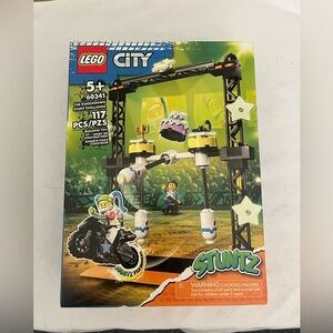 LEGO City Stuntz The Knockdown Stunt Challenge Set